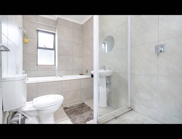2 BEDROOM APARTMENT FOR SALE IN JANSEN PARK